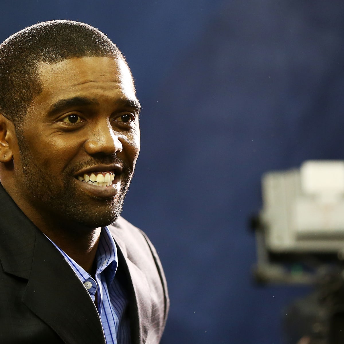 Randy Moss Uses His Tie to Honor Police Brutality Victims During