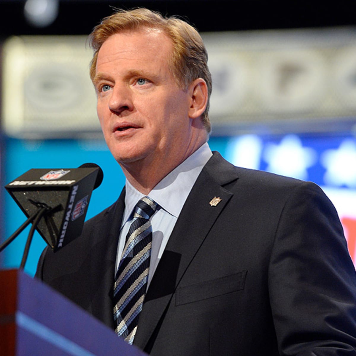 Goodell meets with former Seahawk about NFL conduct policy