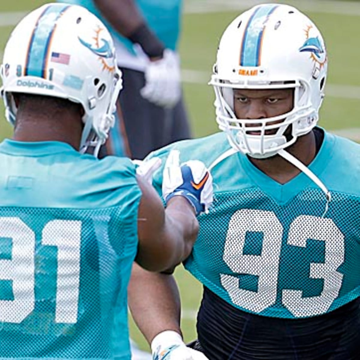 NFL Playoffs: Former Dolphins Damien Williams and Ndamukong Suh