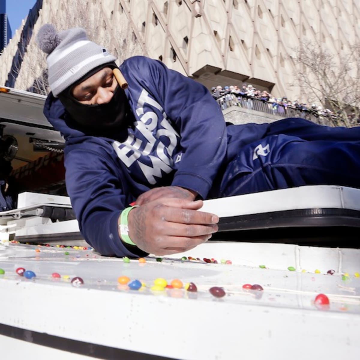 Seahawks' Marshawn Lynch sells Skittles in home shopping network promo