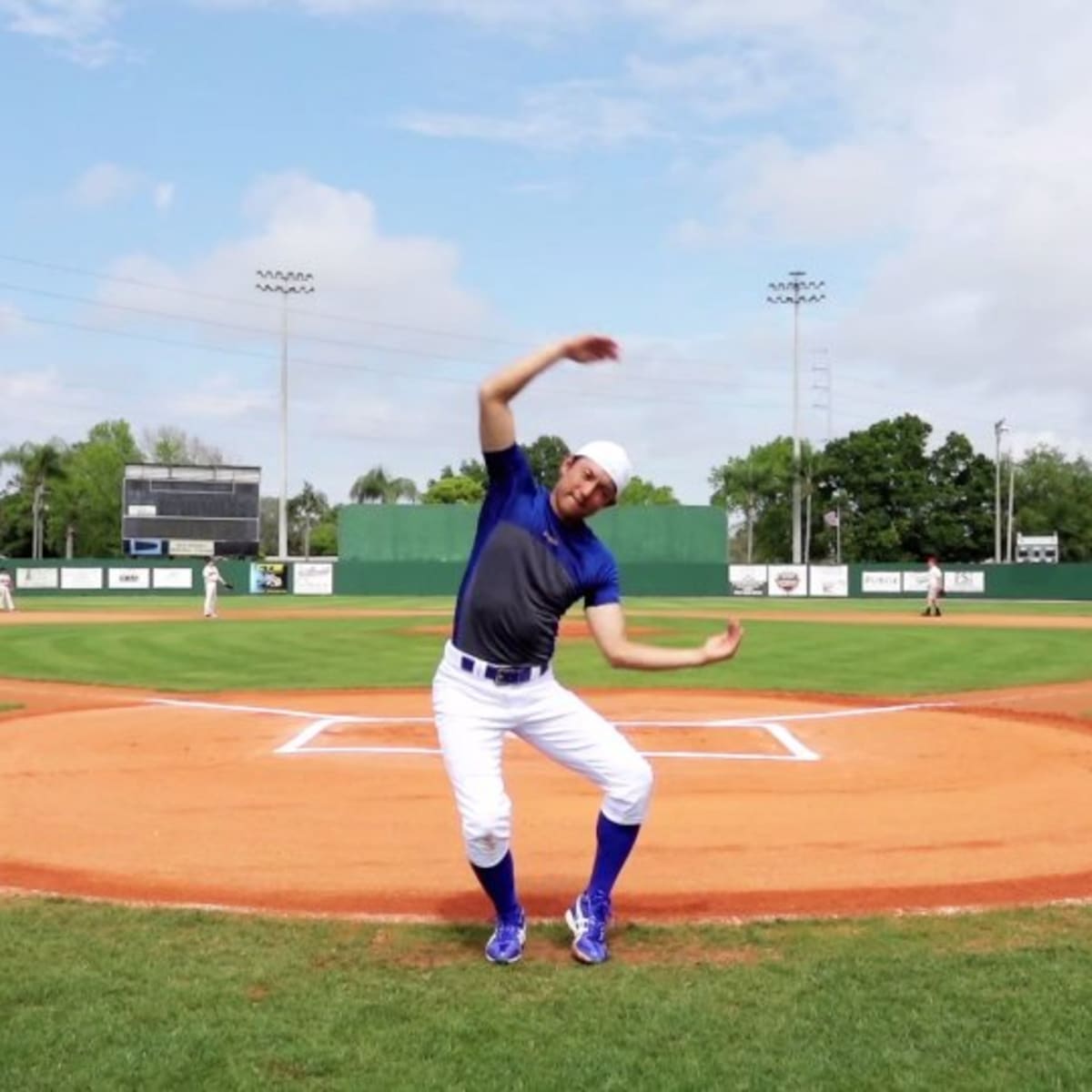 Quirky Munenori Kawasaki fitting in with Blue Jays