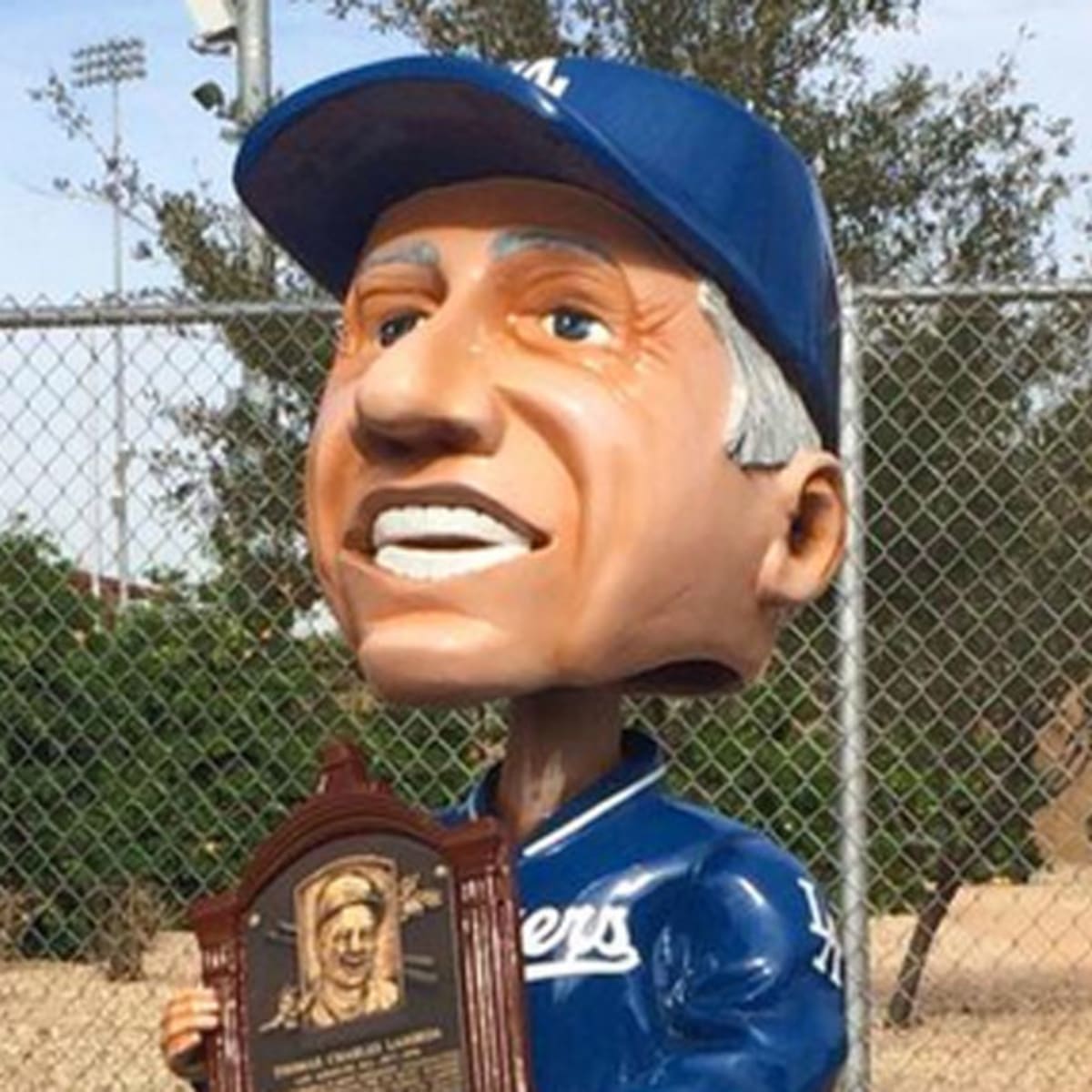 Tommy Lasorda Bobblehead Los Angeles Dodgers SGA – Bobhead