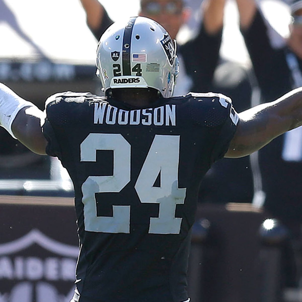 Raiders' Charles Woodson still going strong at age 39