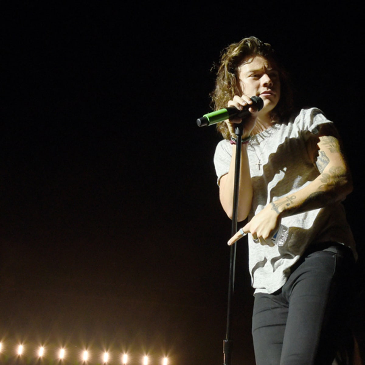 One Direction: Harry Styles disses Raiders to Chiefs fans - Sports