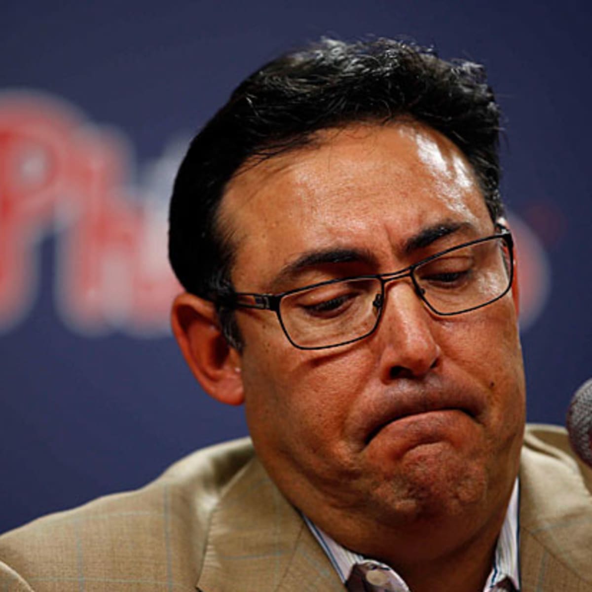 Phillies general manager Ruben Amaro Jr. denounces rumors, says team wants  to keep pitcher Cole Hamels
