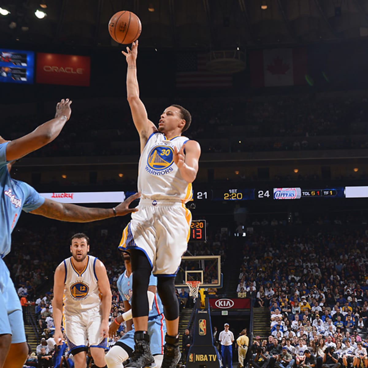 Warriors video: Steph Curry and Chris Paul dunking - Golden State