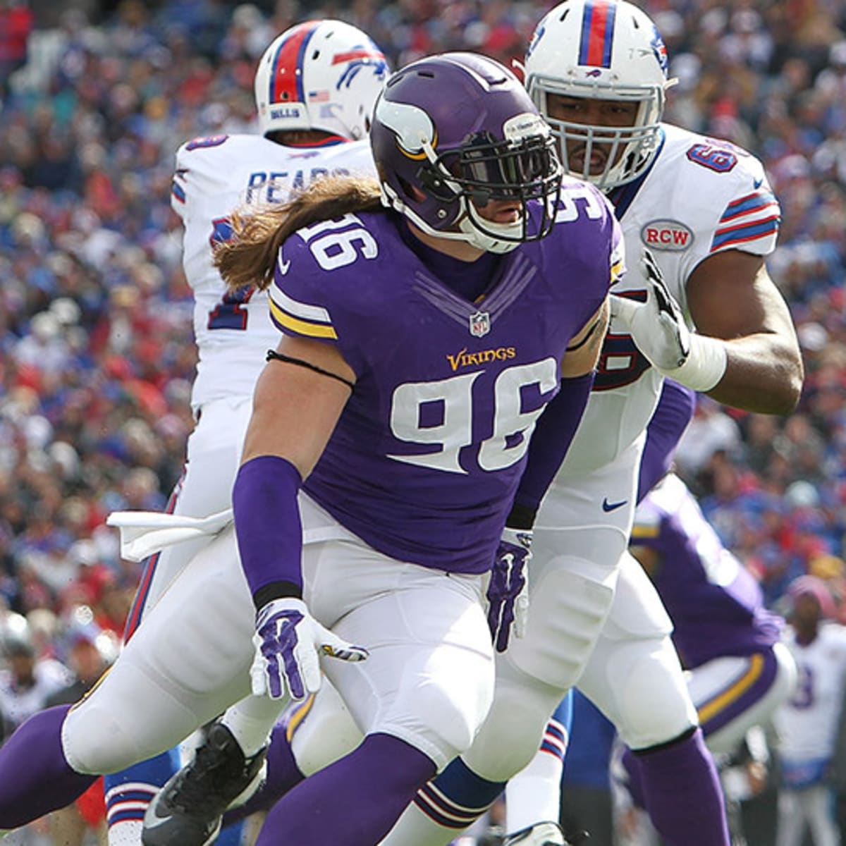 Minneosta Vikings DE Brian Robison sustains pectoral injury - Sports  Illustrated