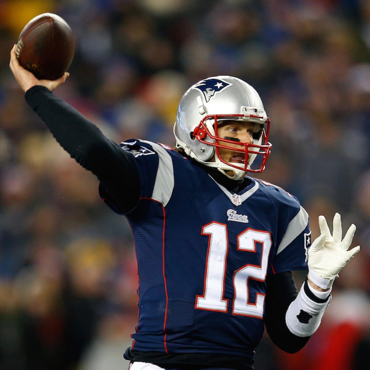 Joe Montana's jersey breaks Tom Brady's record - AS USA