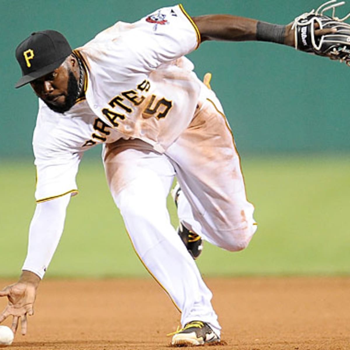 Free agent Josh Harrison, Phillies reach 1-year deal