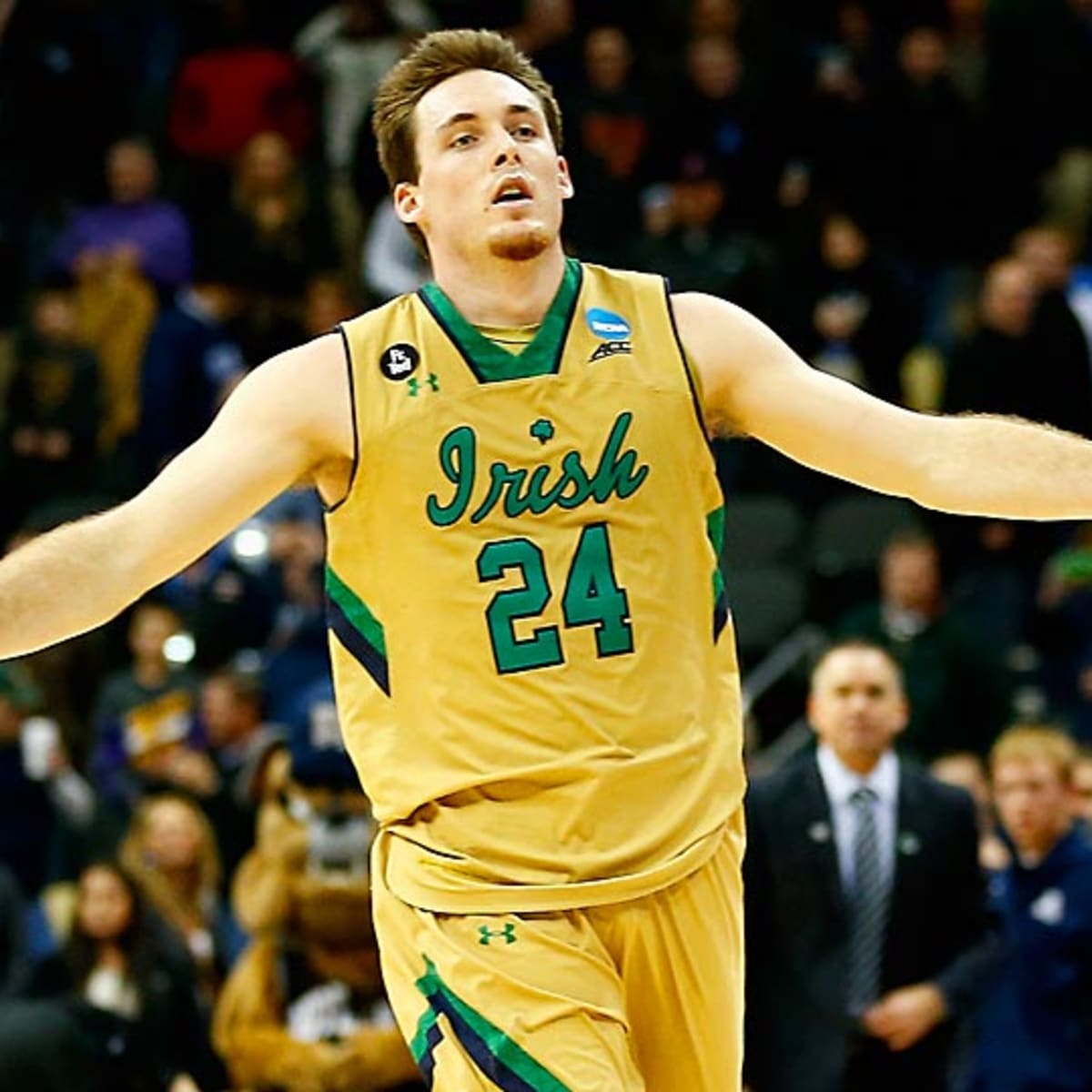 Pat Connaughton Is Building a Home. And a Career in the N.B.A. - The New  York Times