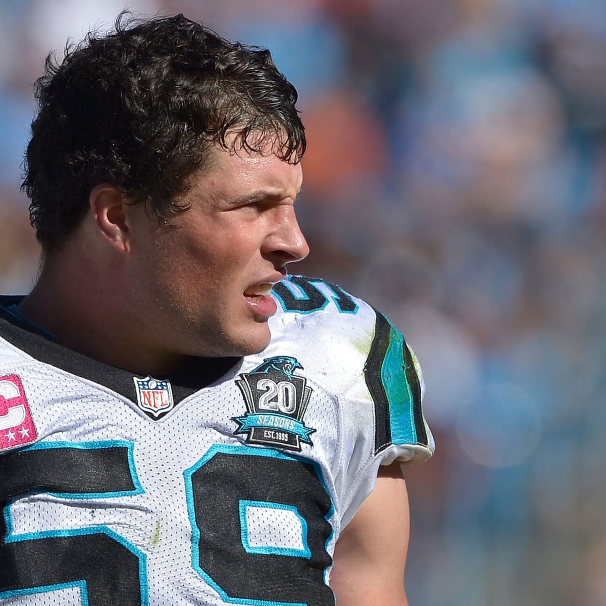 Panthers, LB Luke Kuechly Restructure Contract