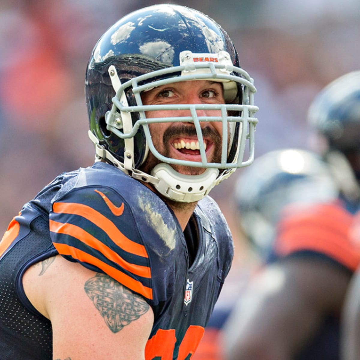 Panthers acquire DE Jared Allen in trade with Bears, Isu