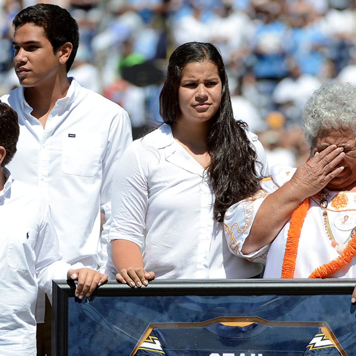 Junior Seau's family reportedly won't be allowed to speak at Hall