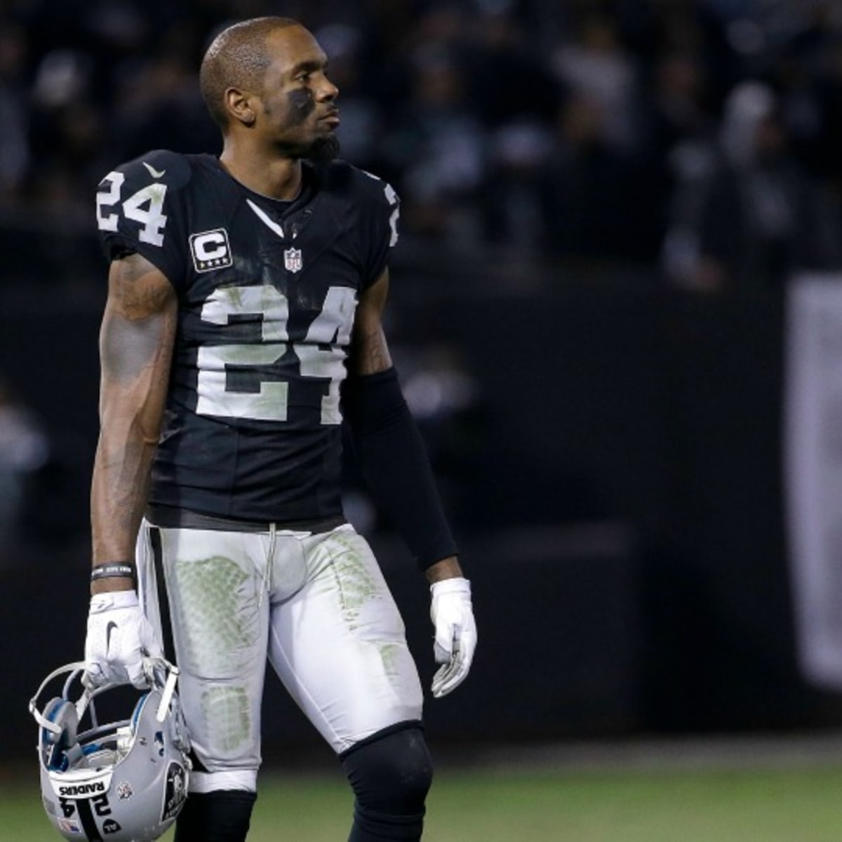 Raiders top Chargers in Woodson's Oakland finale