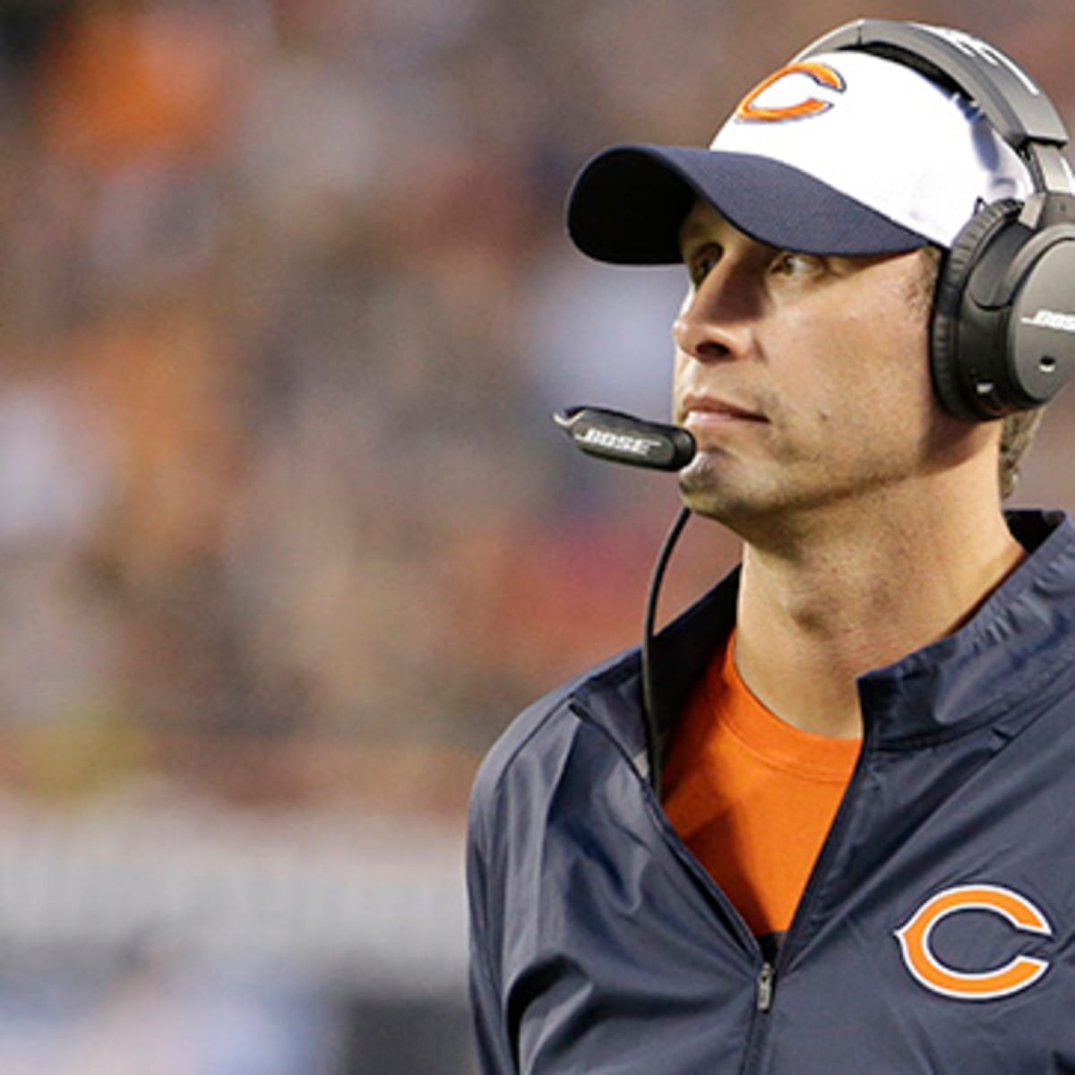 Photo: Bears coach Martz and Cutler talk against Raiders in