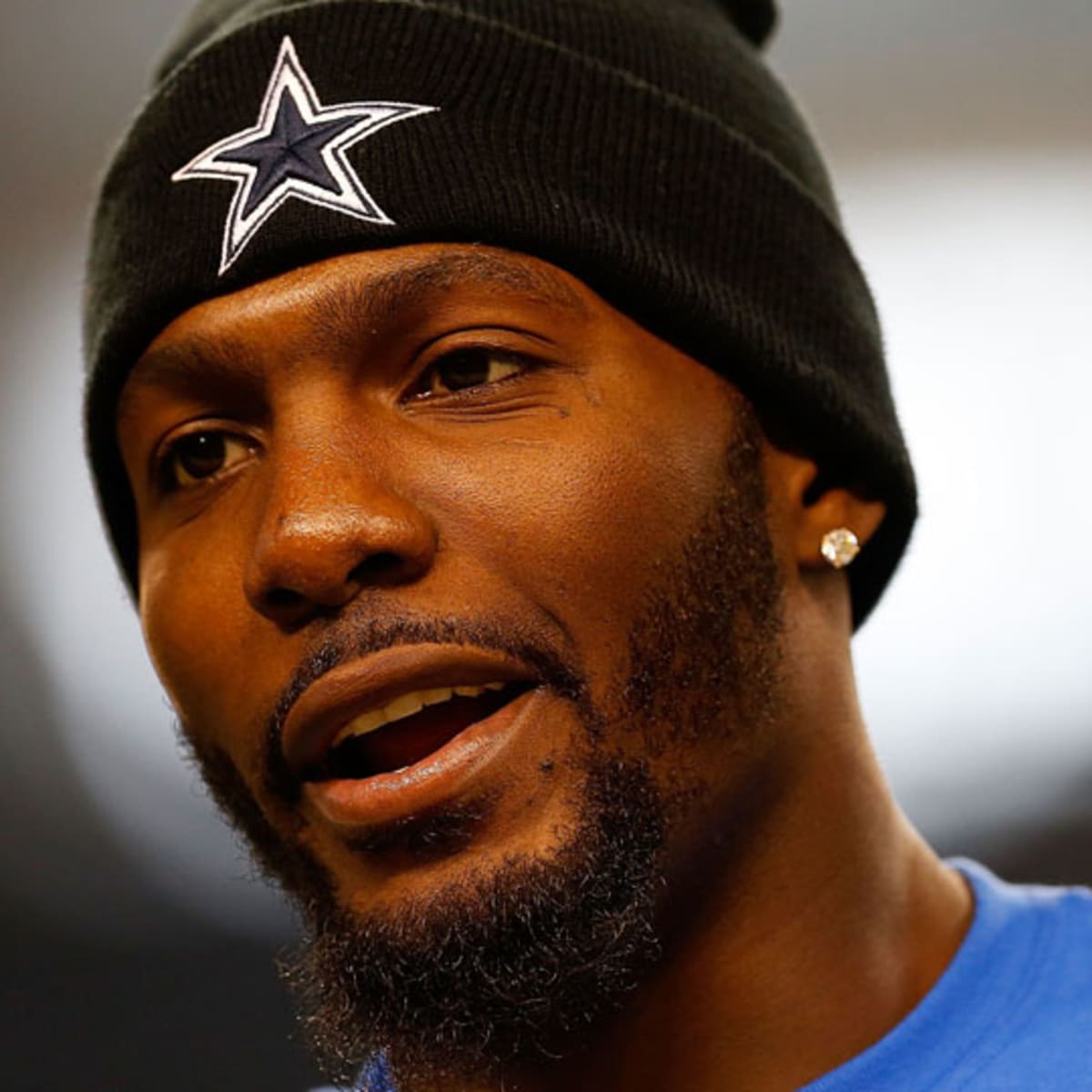 Report: Cowboys' Dez Bryant questioned in 2011 incident at Wal