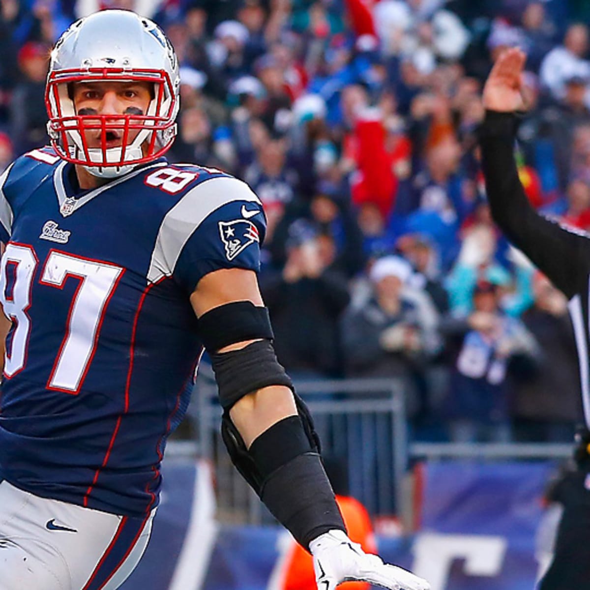 Speros: Life, according to Rob Gronkowski, all about enjoying the