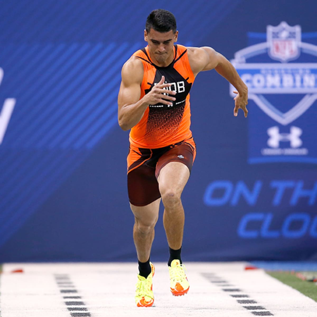 Marcus Mariota Graduates After Taking Golf, Yoga