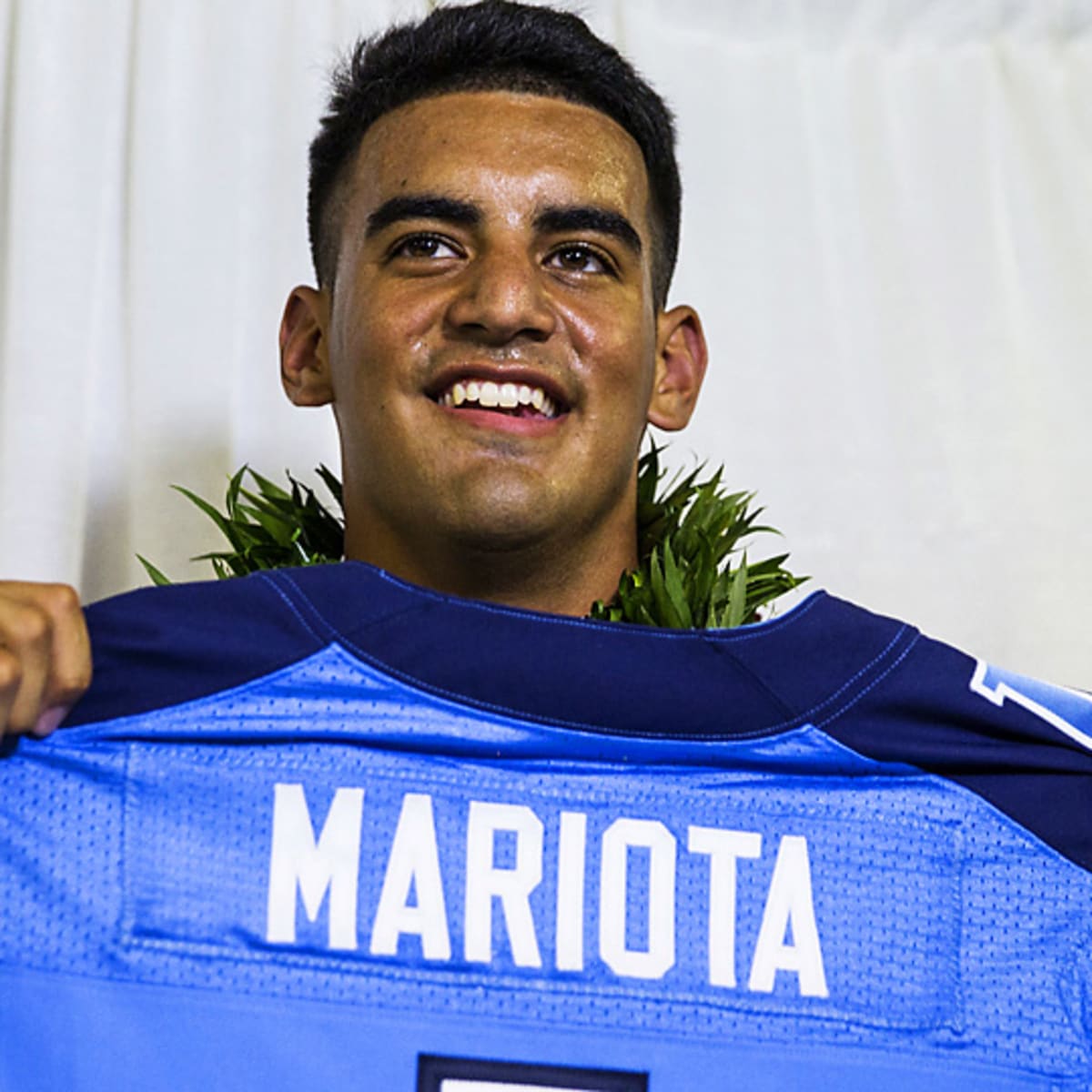 Source: Browns discuss trade for No. 2 pick, covet Marcus Mariota