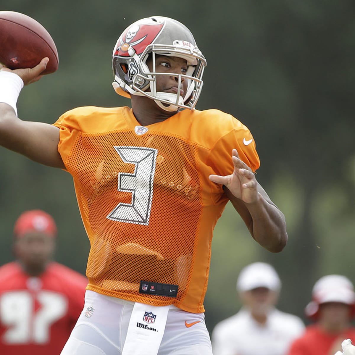 Jameis Winston inconsistent in Bucs minicamp practice