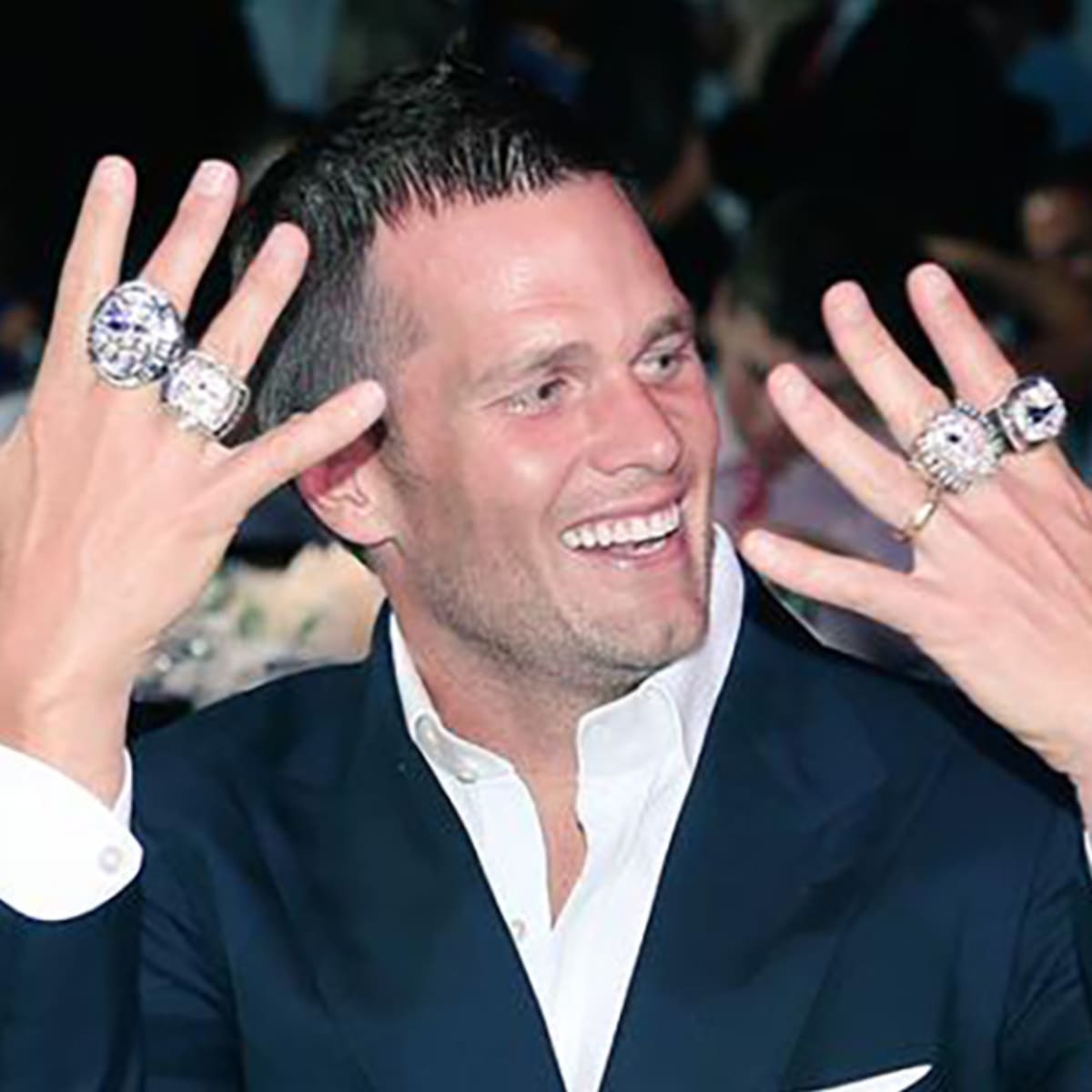 Super Bowl XLIX Ring - The biggest Super Bowl ring ever made : r/nfl