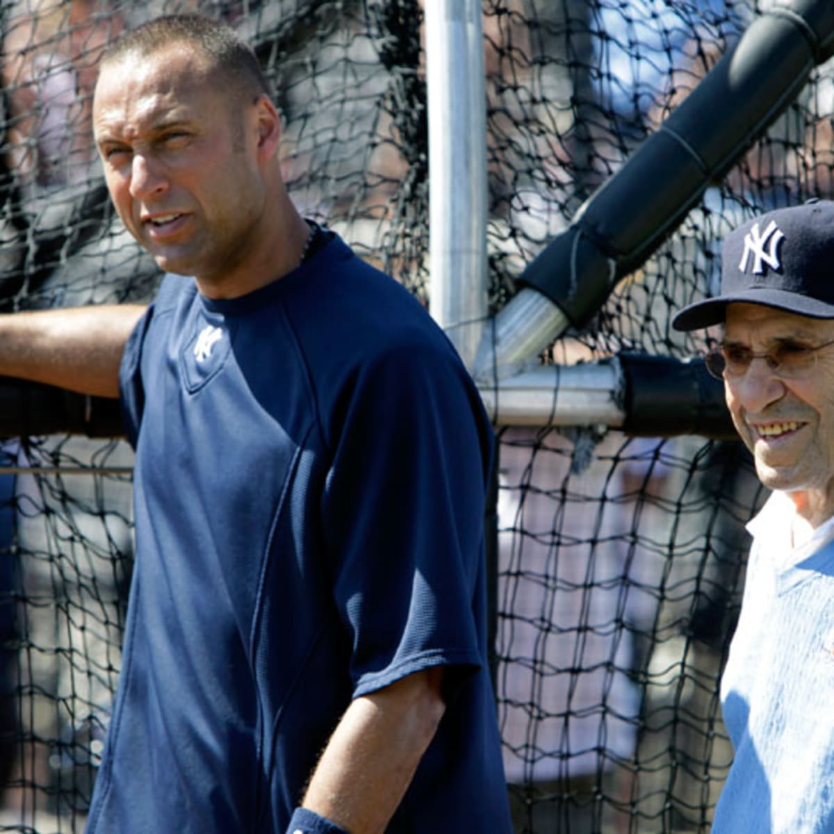 Yankees honor Yogi Berra in pregame tribute
