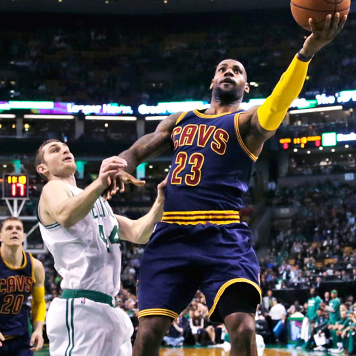 Celtics complete rare sweep of Pacers