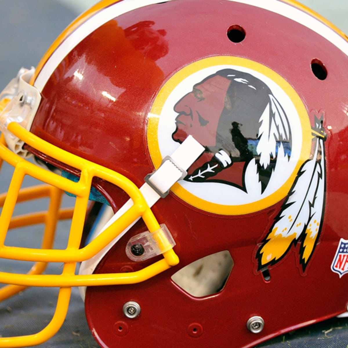 U.S. Senators Want a Name Change for the Washington Redskins