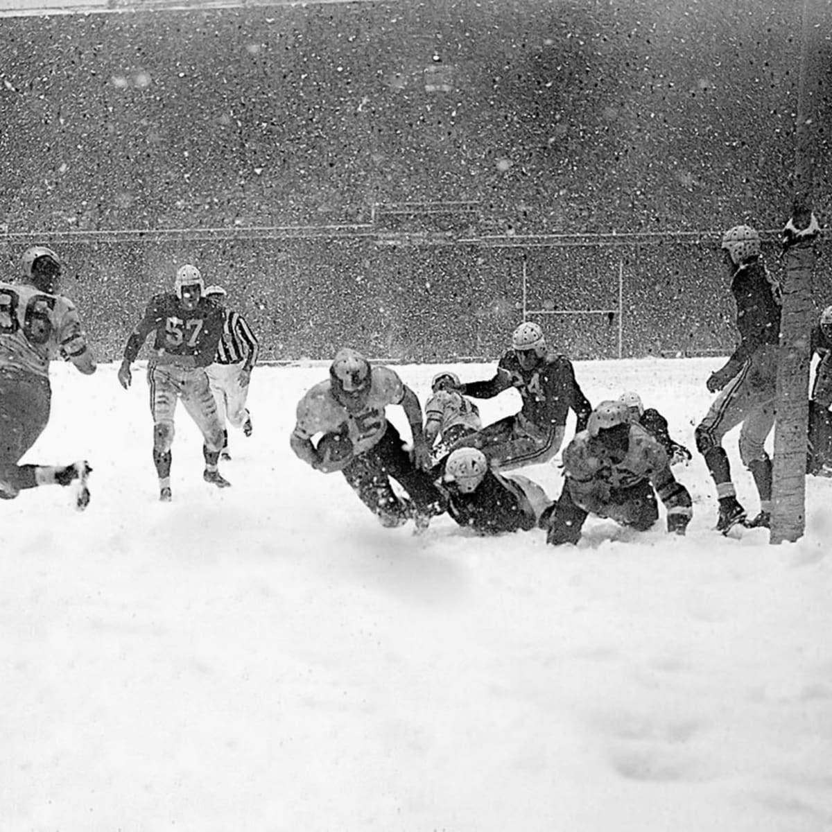 There's 3-7 inches of snow expected in Buffalo for the Bills