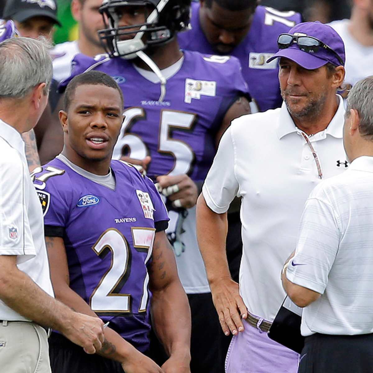 Baltimore-area Dick's Sporting Goods told to remove Ray Rice