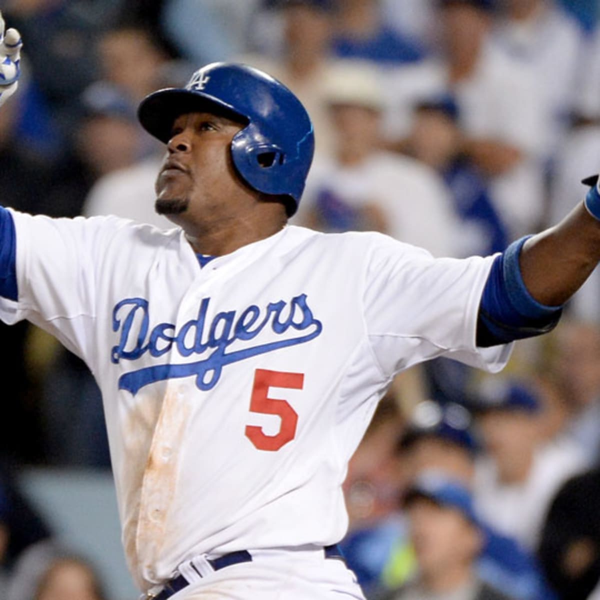 Juan Uribe donning Dodger blue?