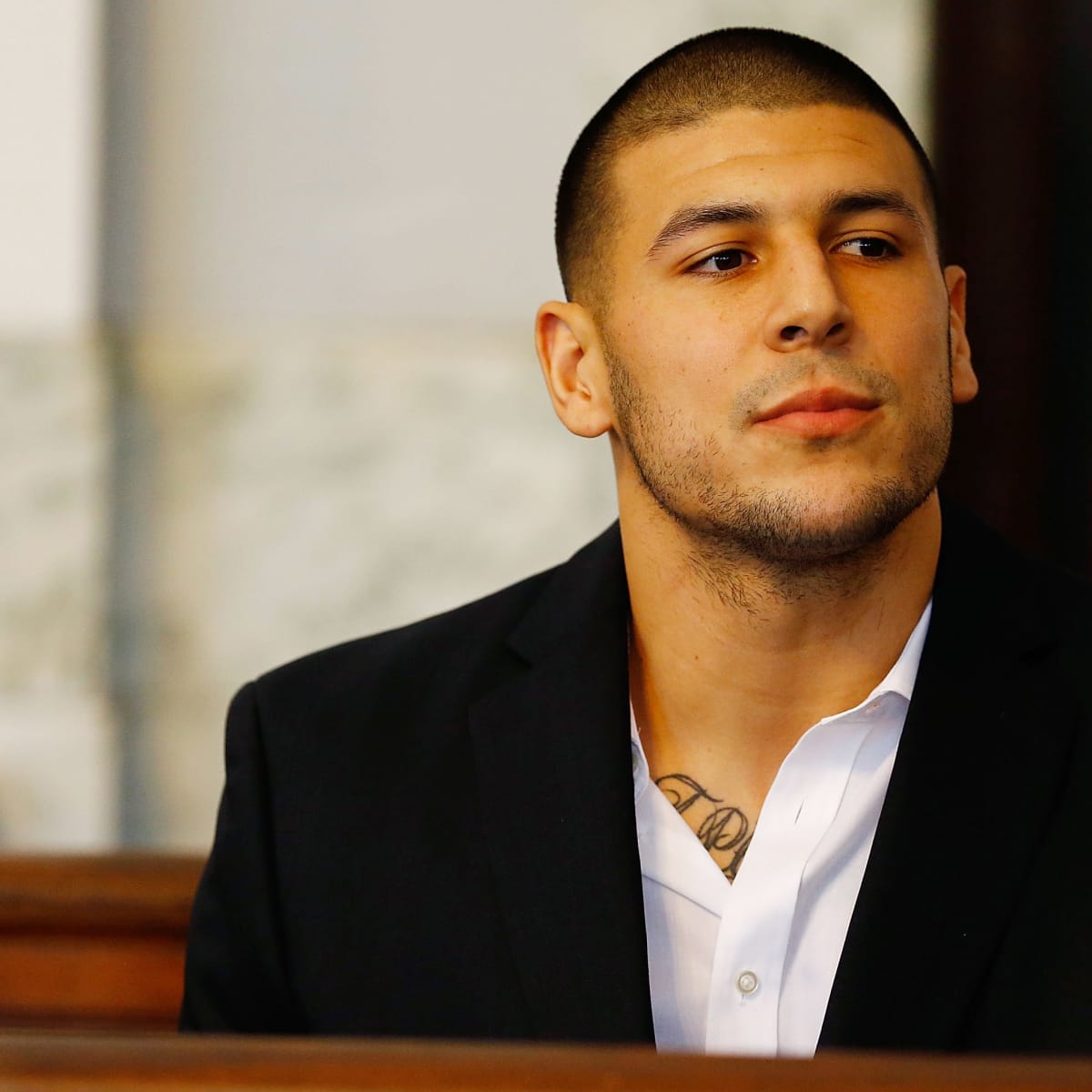 Police visit home of Patriots TE Aaron Hernandez - The San Diego  Union-Tribune