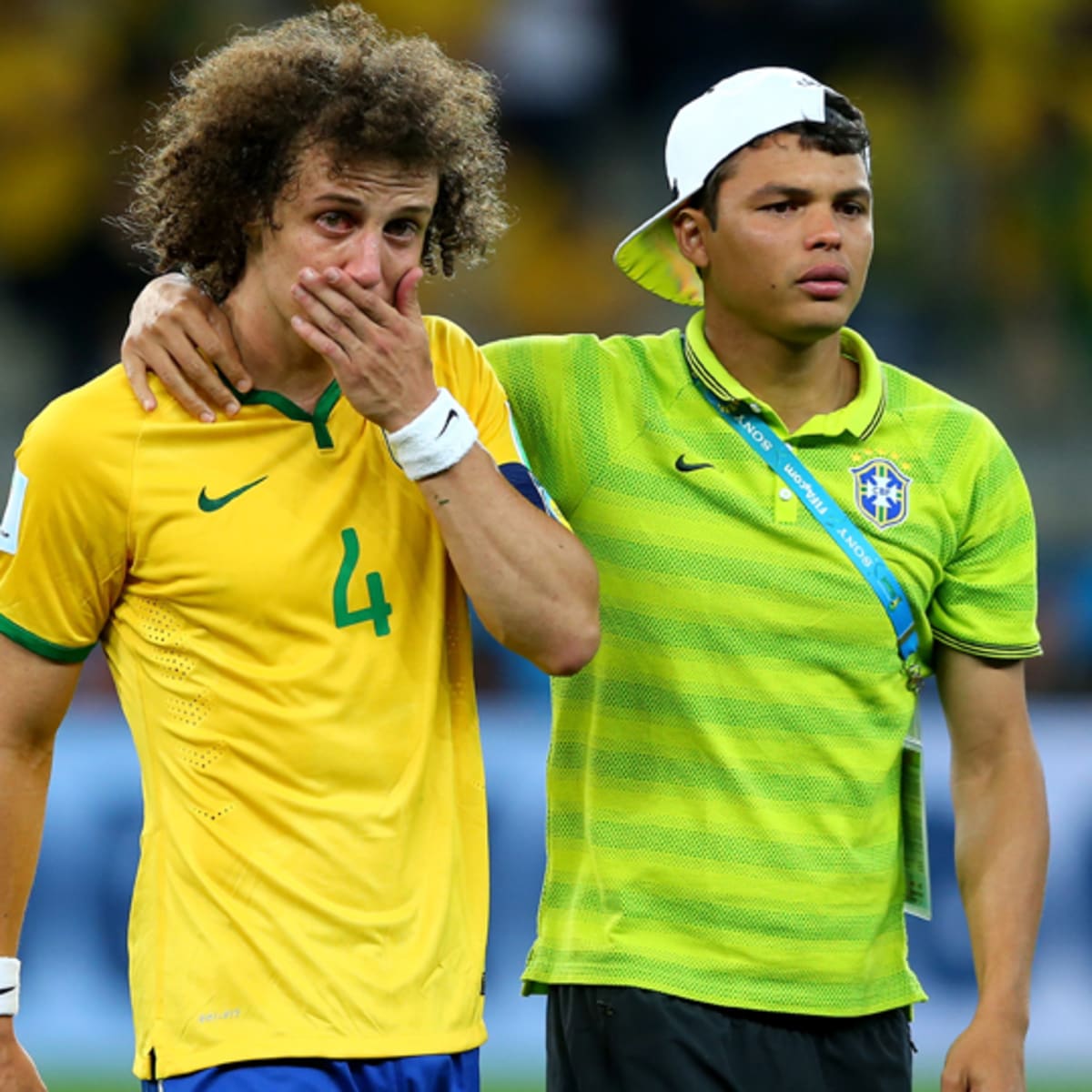 David Luiz held up a Neymar jersey during Brazil's national anthem