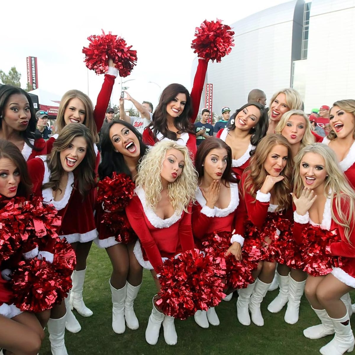 NFL cheerleaders from Week 16