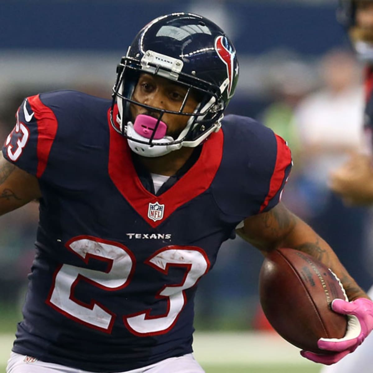 Texans star Arian Foster rips Anheuser-Busch for criticism of NFL