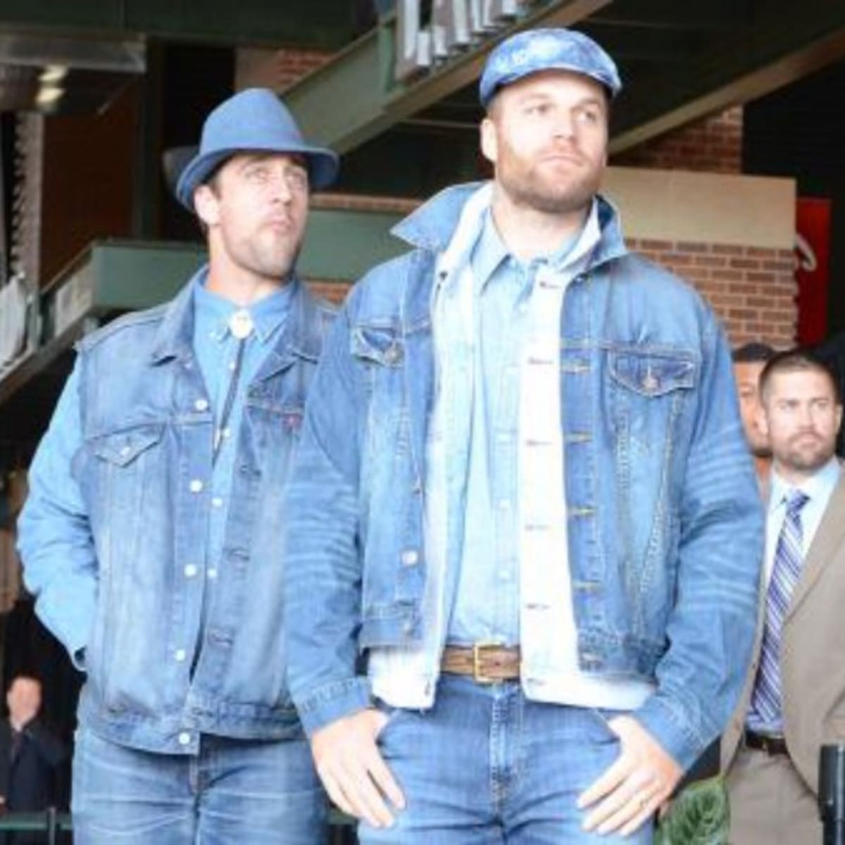 Aaron Rodgers wears Canadian tuxedo denim for Packers trip to Winnipeg