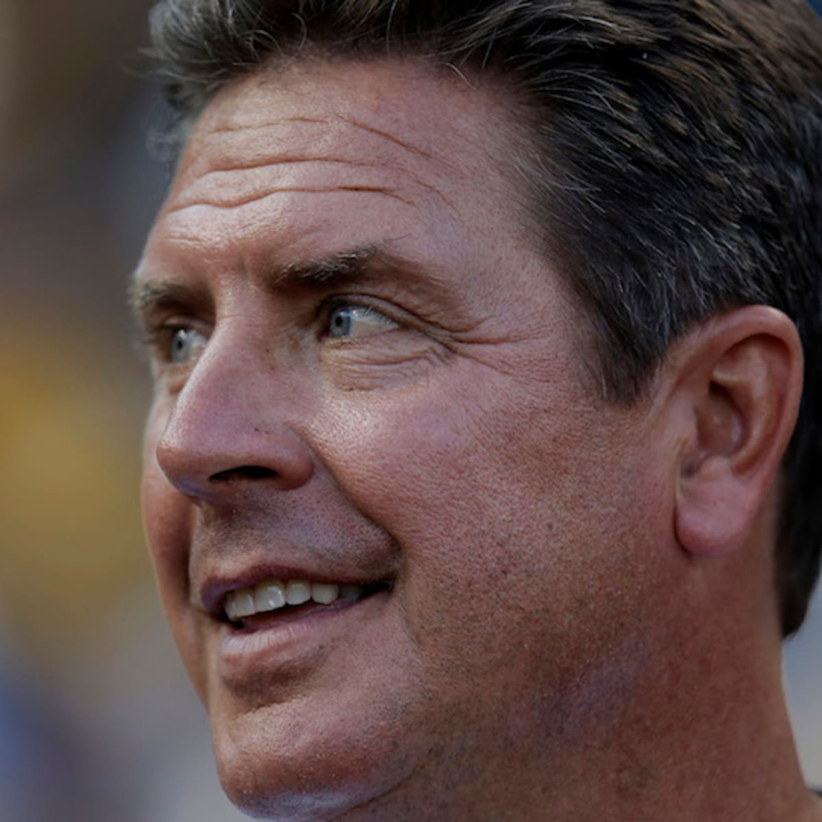 Marino to serve as Dolphins' front-office QB