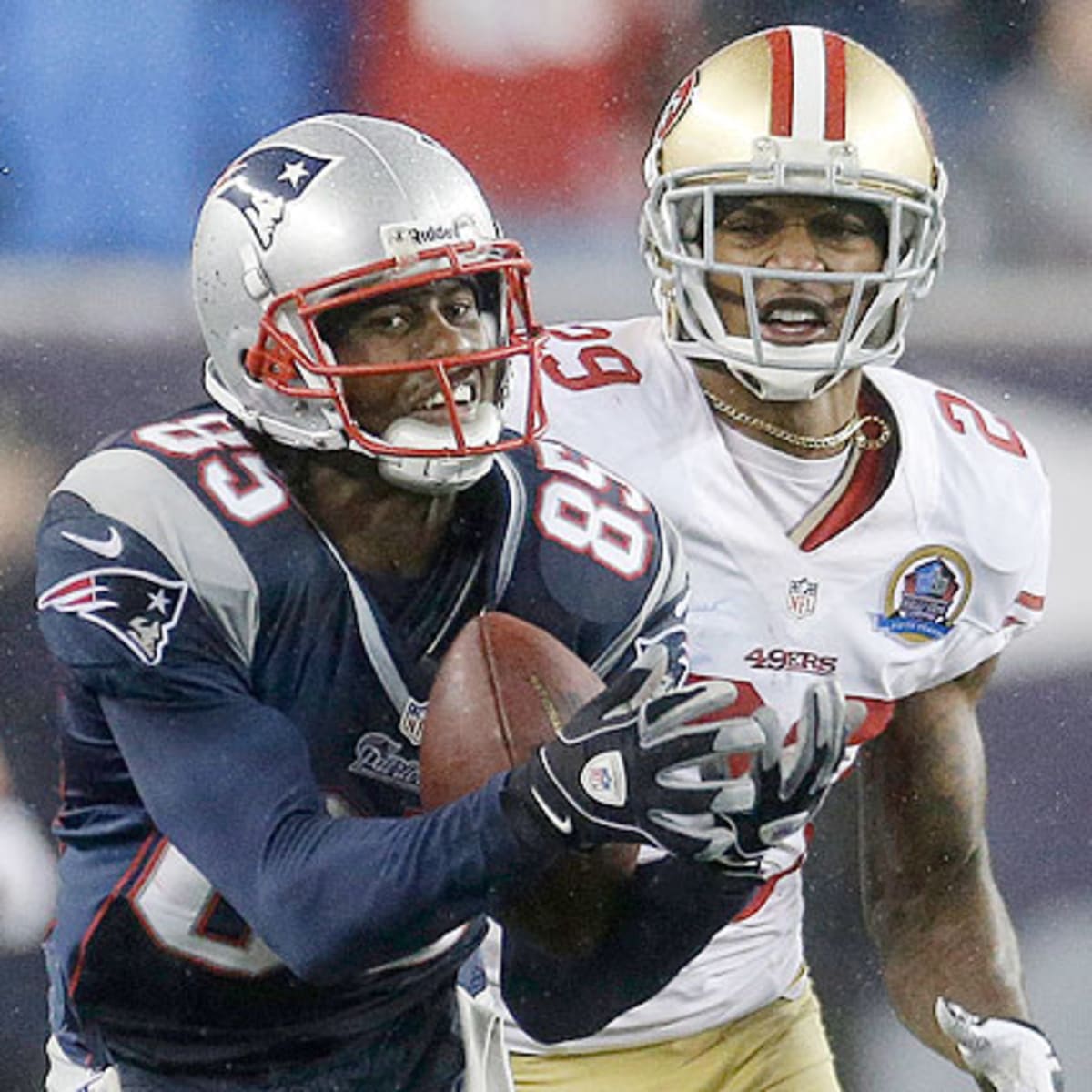 Wide receiver Brandon Lloyd of the San Francisco 49ers comes down