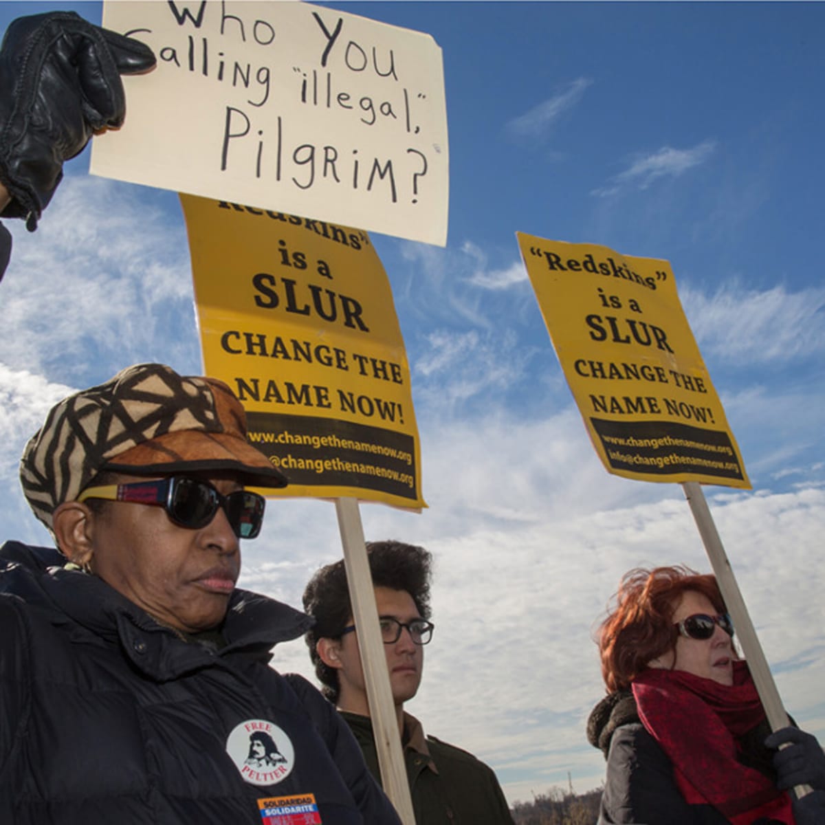 Washington face protests over Redskins name at Green Bay Packers