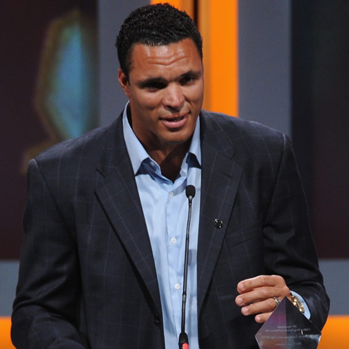 Tony Gonzalez: Broncos will go undefeated - Newsday