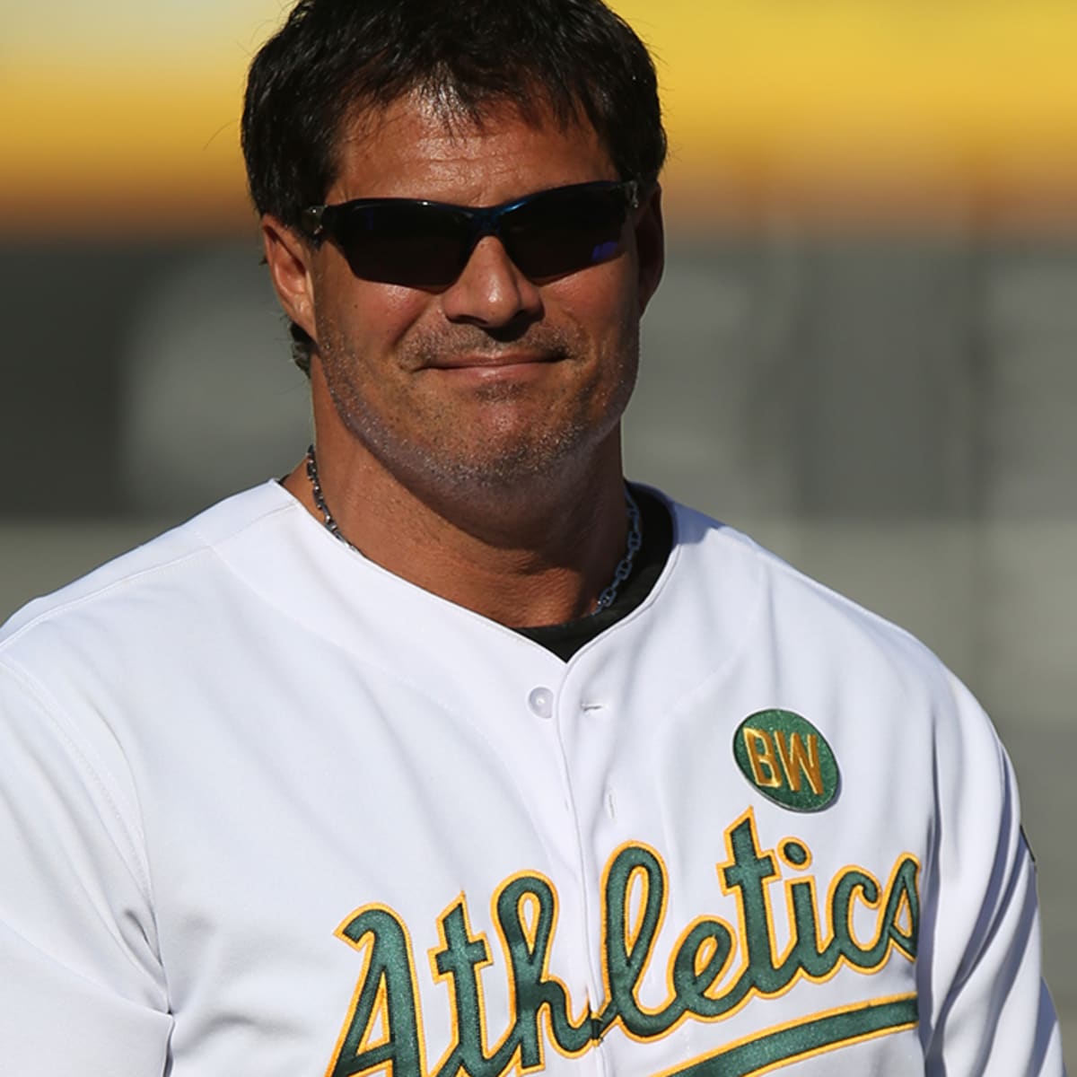 Jose Canseco accidentally shoots his left hand