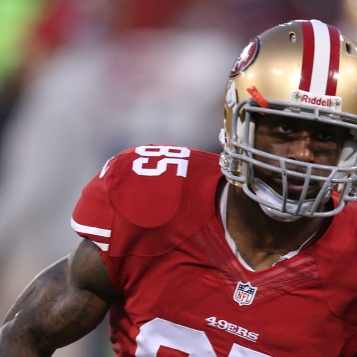 San Francisco 49ers tight end Vernon Davis reports to training camp -  Sports Illustrated