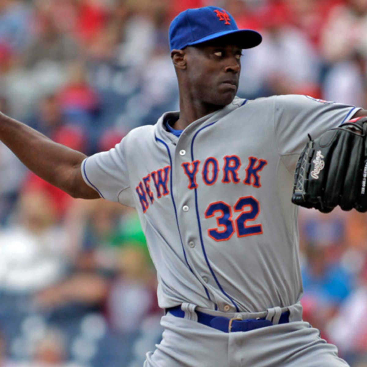 Toronto Blue Jays pitcher LaTroy Hawkins (32) during game against