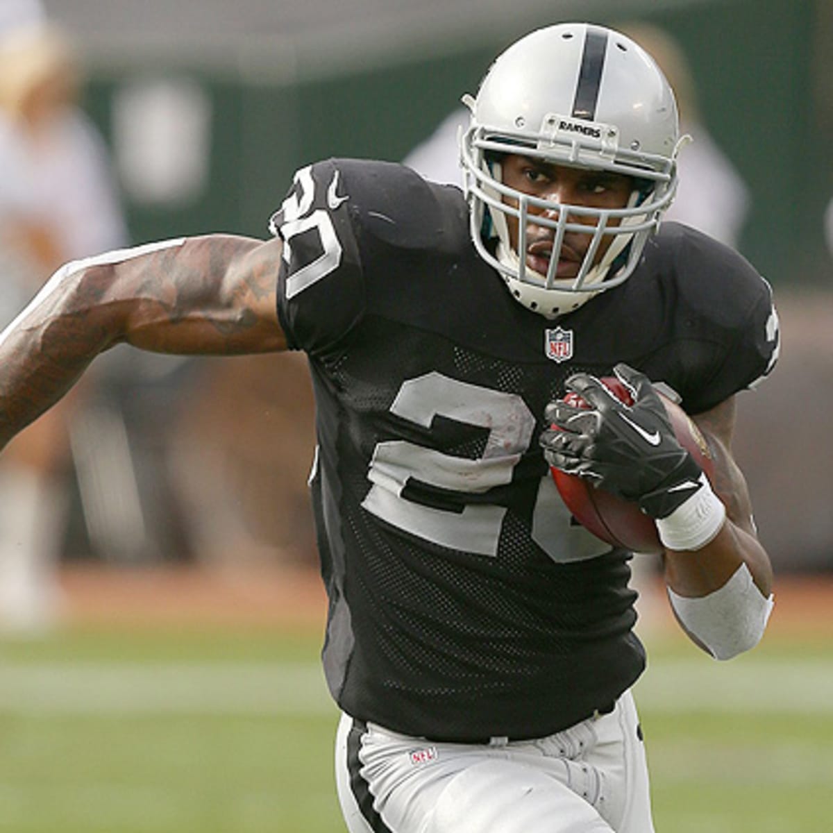 Report: Cowboys part ways with Darren McFadden