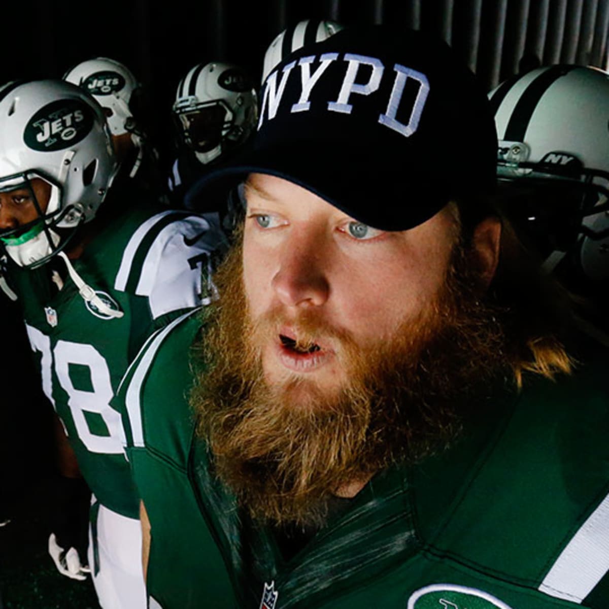 Nick Mangold wears NYPD hat before Jets-Patriots game – New York