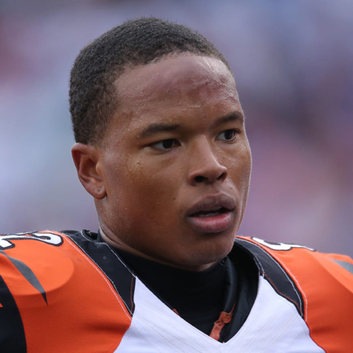 Ex-Bengal Marvin Jones helps Cincinnati move into tie with