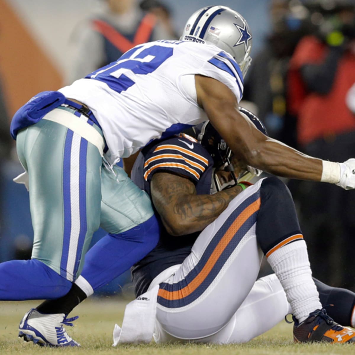 Bears receiver Brandon Marshall needs hip surgery