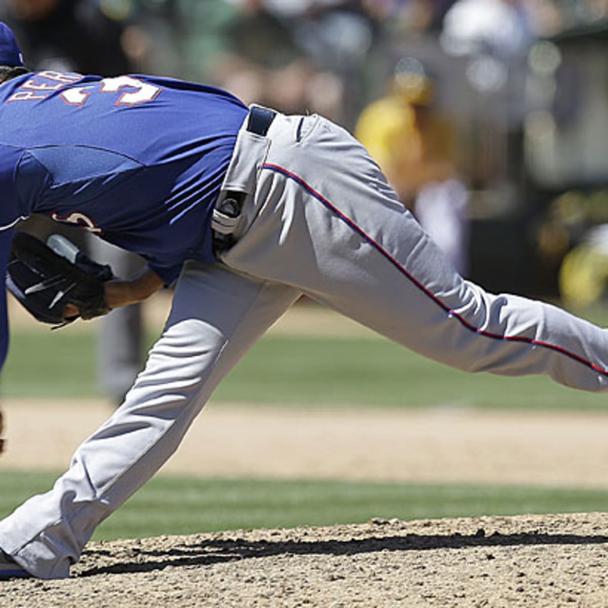 Bats come around after Martin Perez tosses gem for Texas Rangers