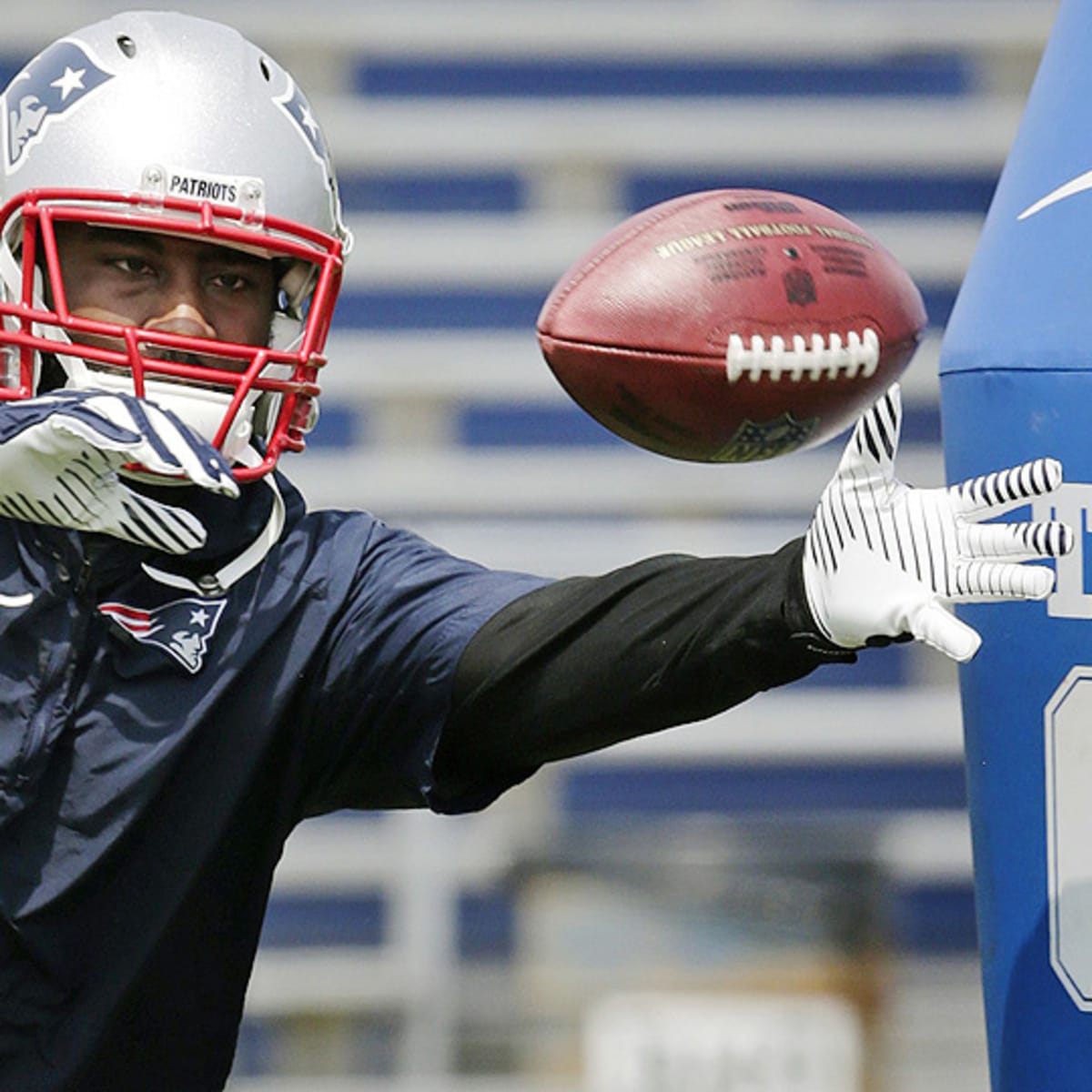 LeGarrette Blount, Dominique Easley back at Patriots practice