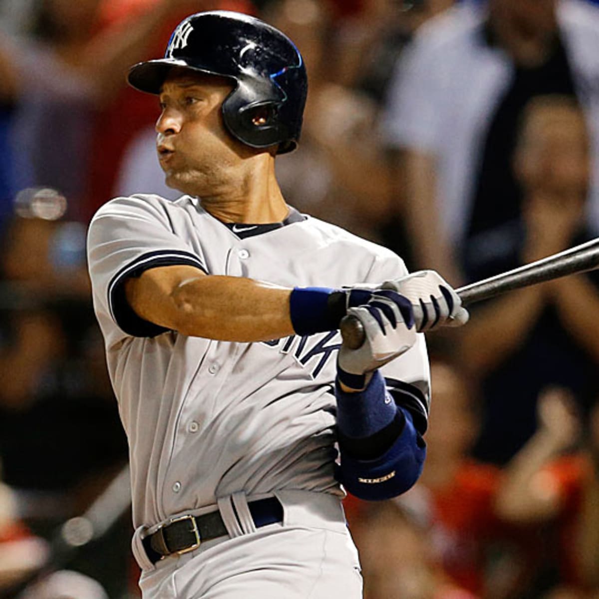 Derek Jeter stuck with his bat